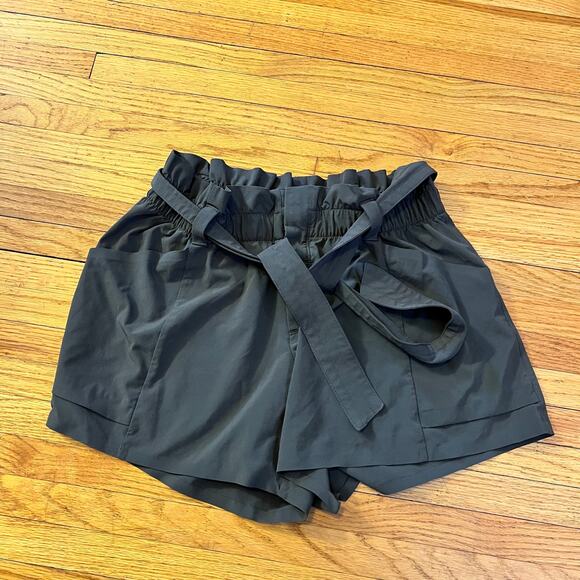 Athleta Skyline Shorts Womens 4 Olive Green Belted with Pockets 292922 - Picture 1 of 11